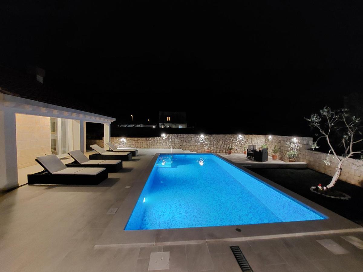 Apartment Holiday Home Doma, Cilipi Near Dubrovnik Luaran gambar