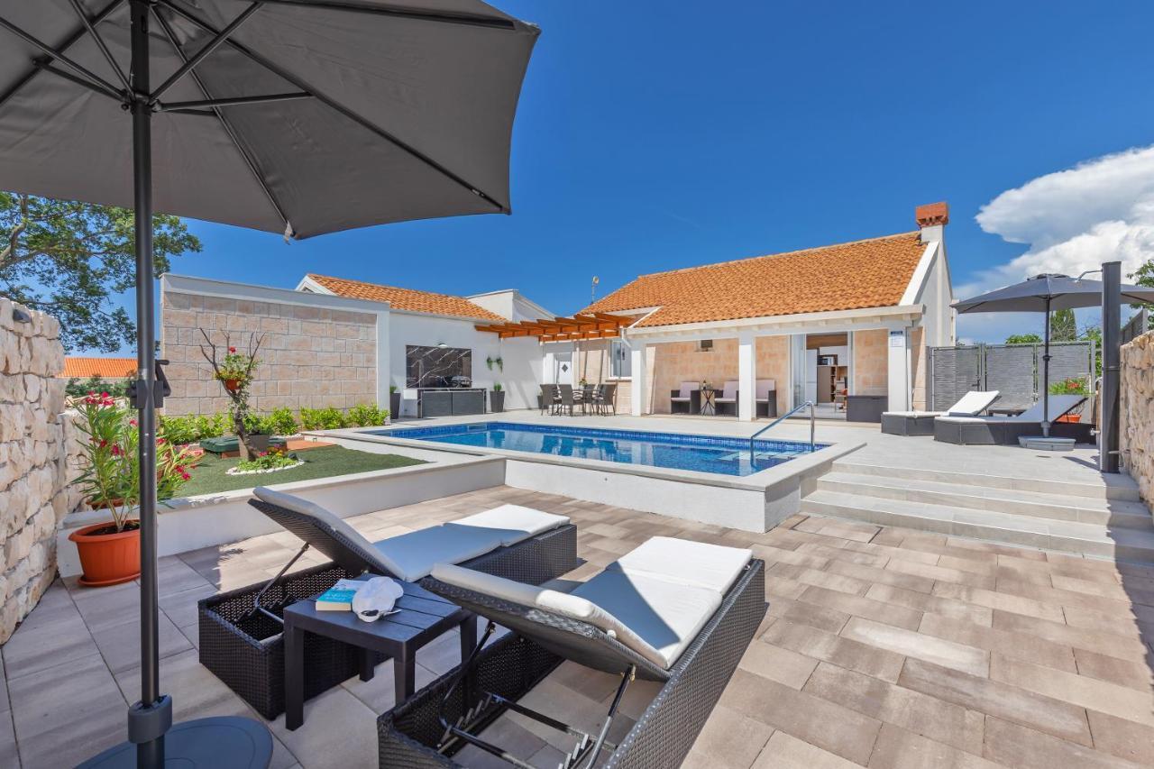 Apartment Holiday Home Doma, Cilipi Near Dubrovnik Luaran gambar