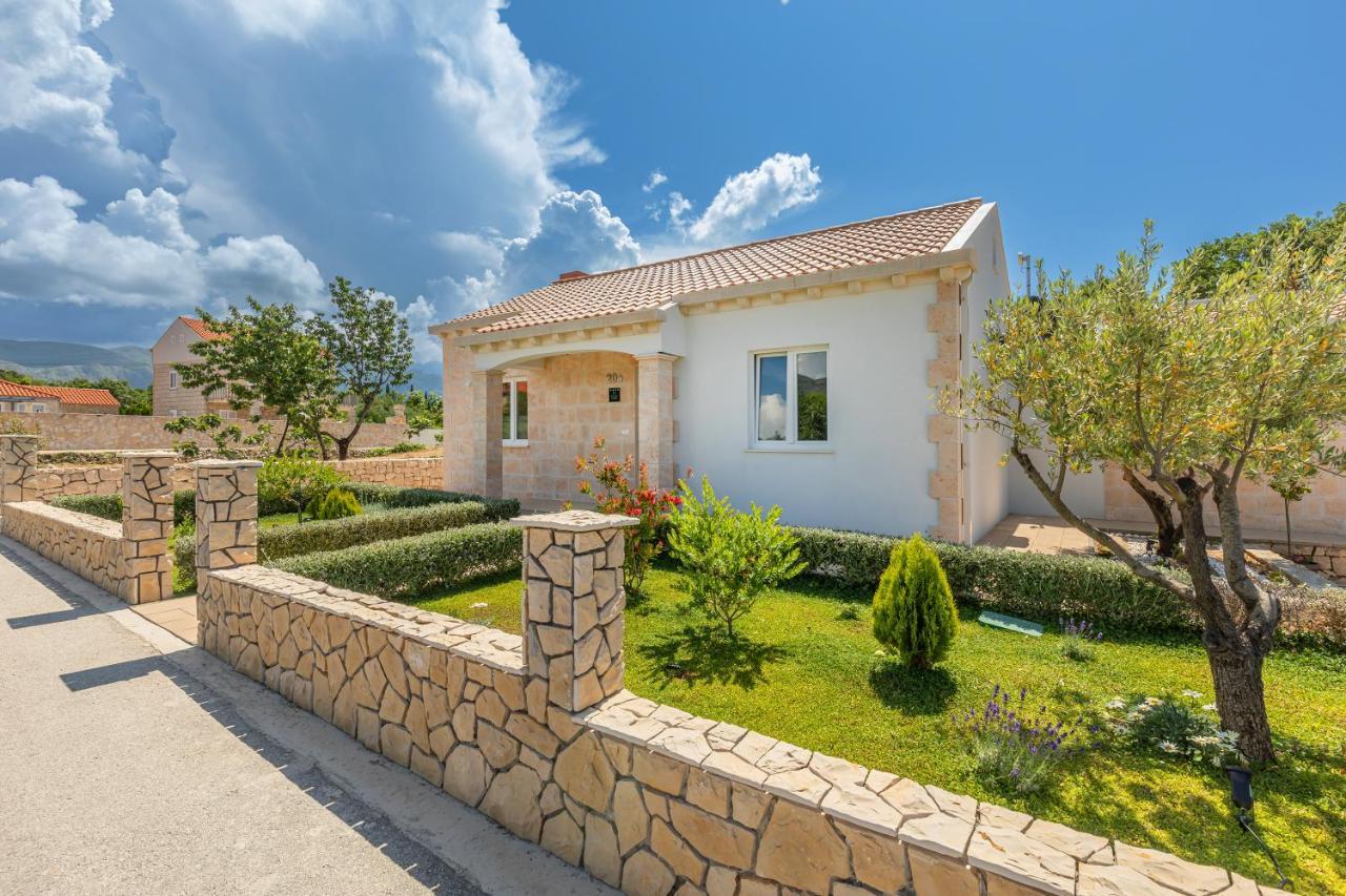 Apartment Holiday Home Doma, Cilipi Near Dubrovnik Luaran gambar