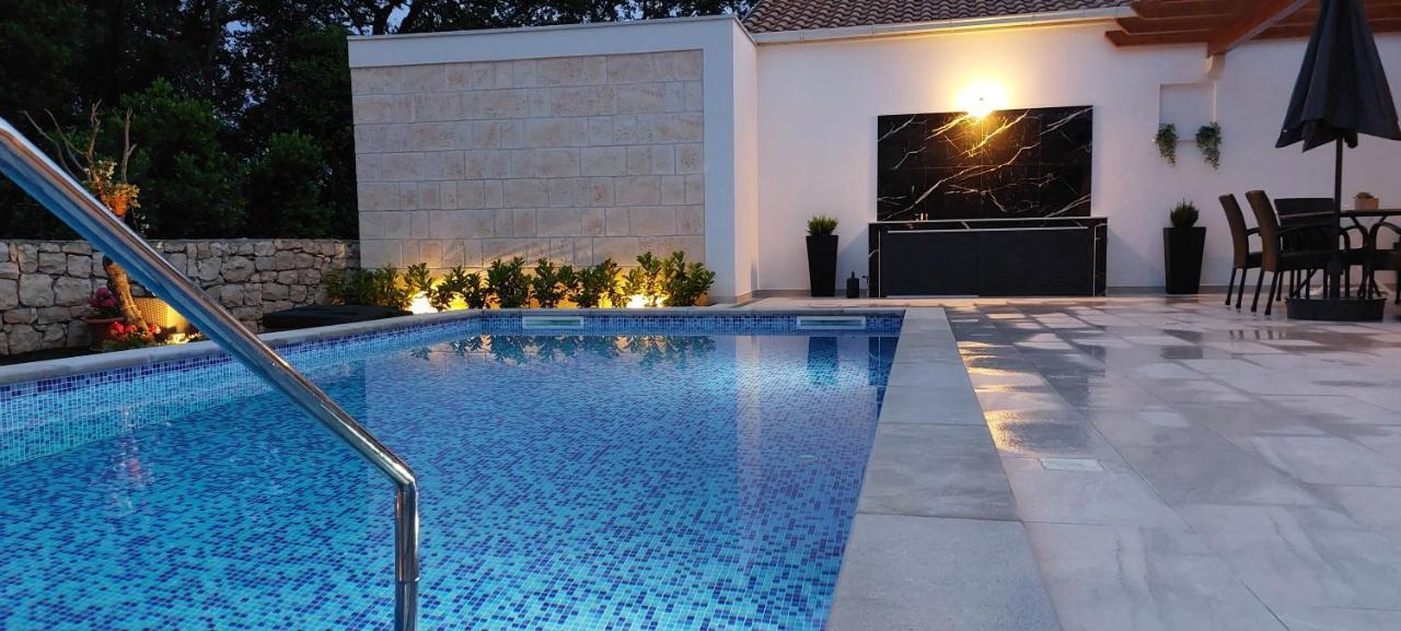 Apartment Holiday Home Doma, Cilipi Near Dubrovnik Luaran gambar