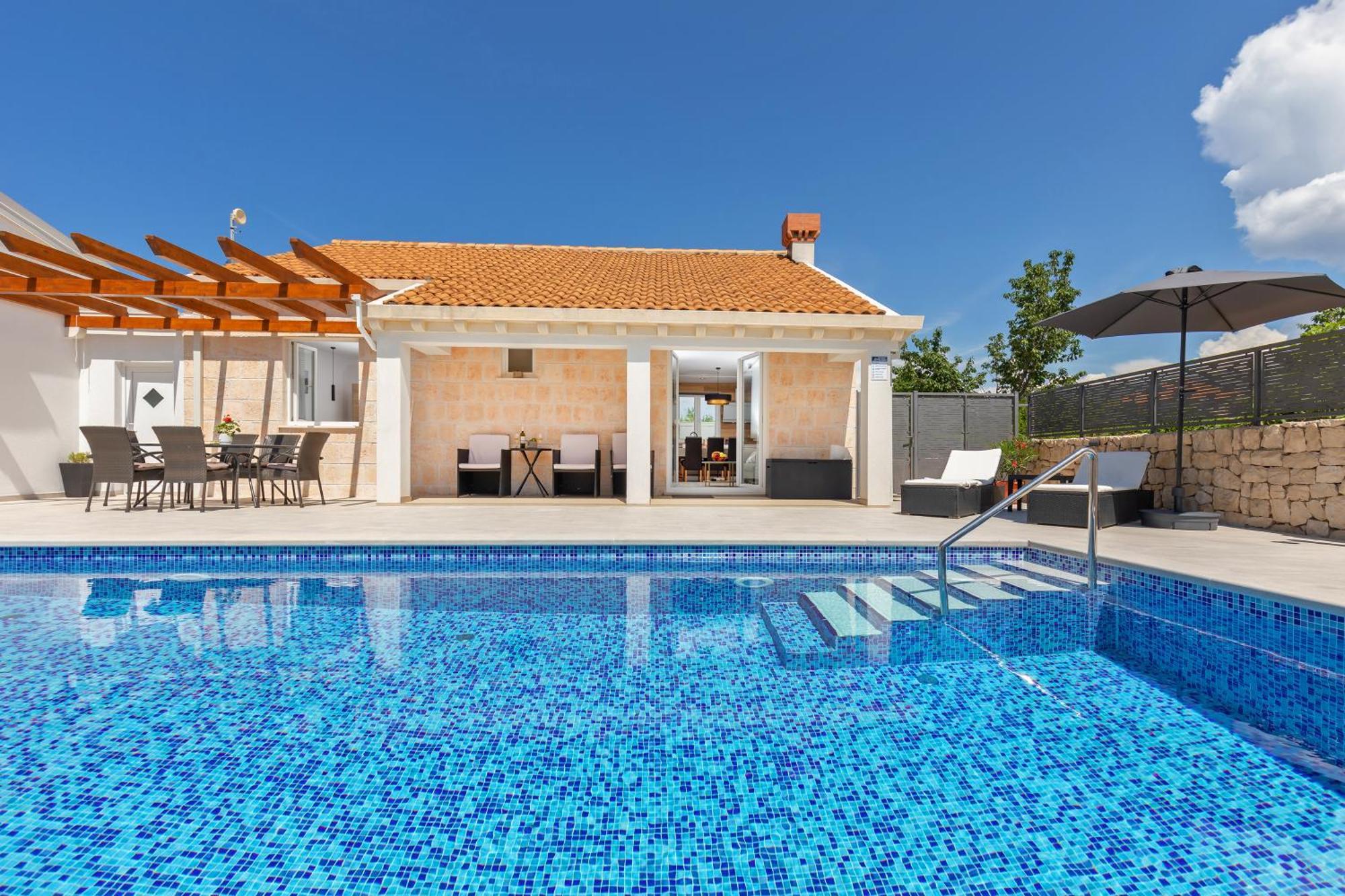 Apartment Holiday Home Doma, Cilipi Near Dubrovnik Bilik gambar